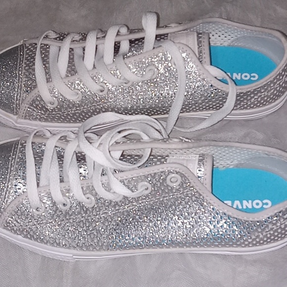 Shoes - Picture 4 of 7